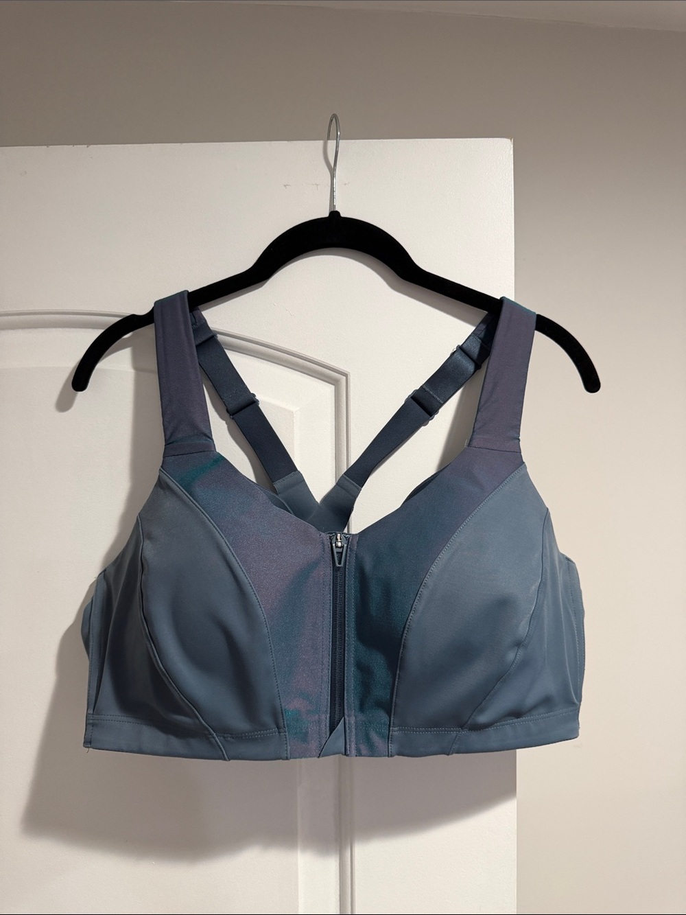Victoria Secret High Impact Front-Close Sports Bra